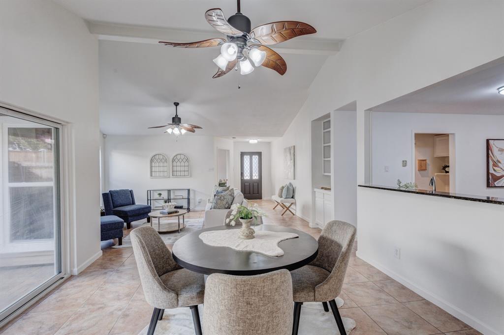 1417 Autumn Chase Square