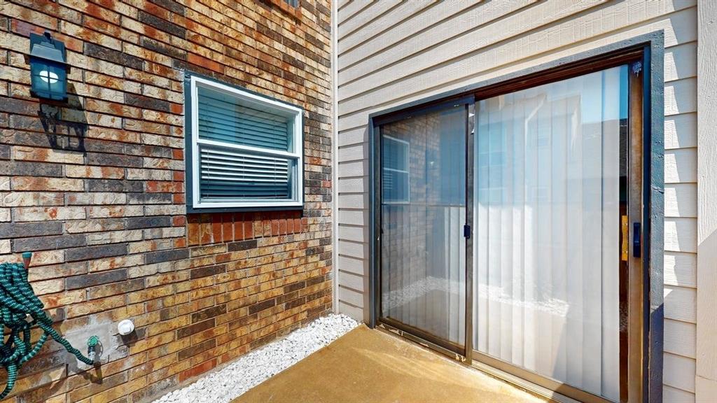 833 W Harwood Road F