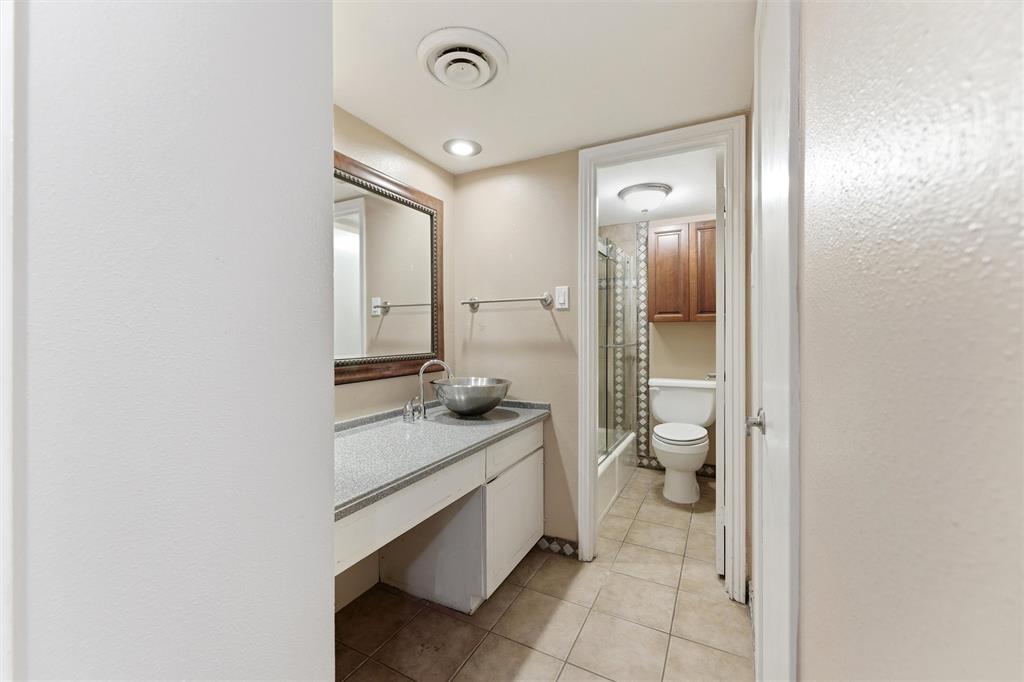 Castillian Condo The - Residential