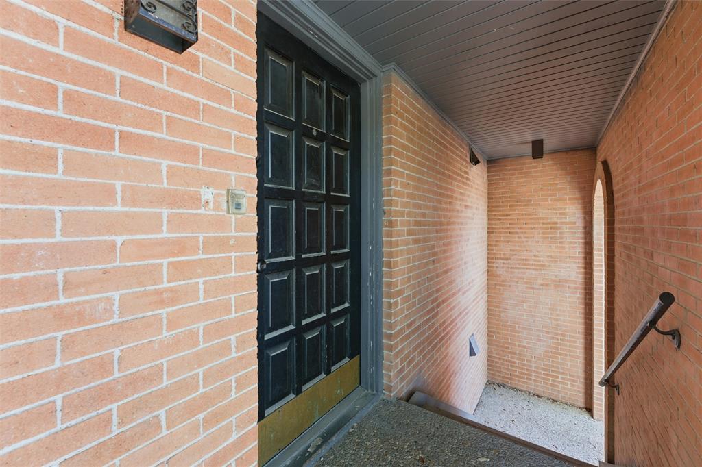 Castillian Condo The - Residential