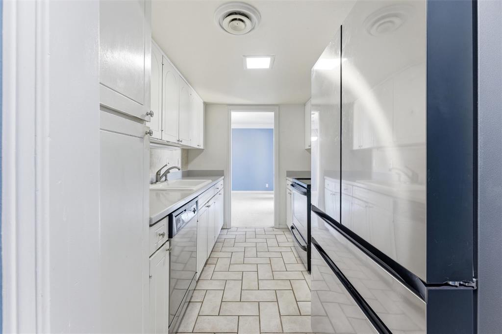 Castillian Condo The - Residential