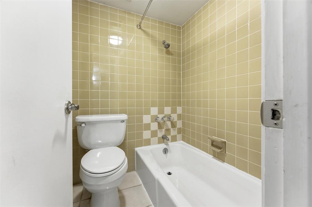 Castillian Condo The - Residential