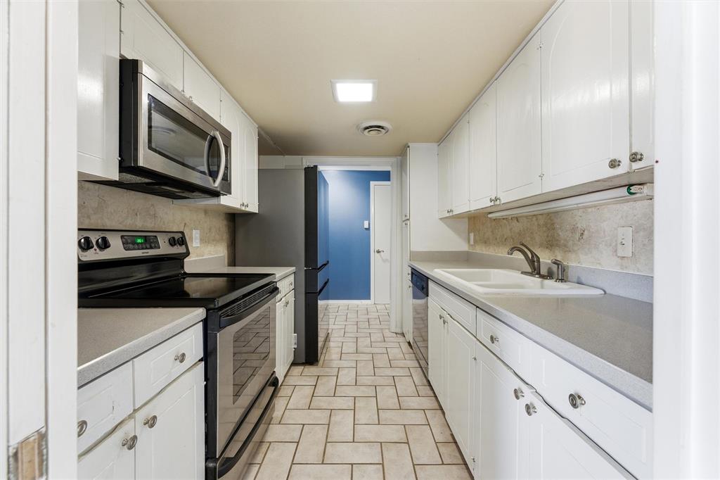 Castillian Condo The - Residential