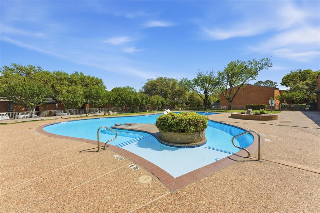 Castillian Condo The - Residential