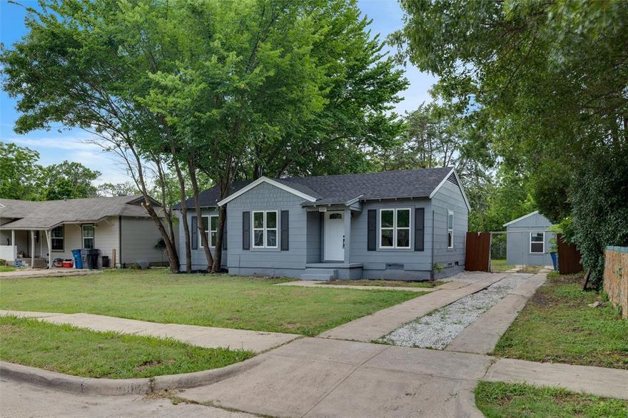 This charming 3-bedroom 2-bath home in Dallas sounds like a wonderful find! Its prime location, just minutes from essential amenities and within walking distance of an elementary school, makes it perfect for families or anyone looking for convenience. An open-concept layout, an updated kitchen, and new flooring and carpet, likely enhance the home's appeal and functionality. A covered porch adds a lovely outdoor space to relax or entertain.With plenty of shopping and dining options nearby, this home not only offers a comfortable living environment but also easy access to everything one might need.
