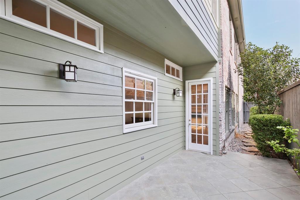 University Annex 2nd Inst - Residential Lease