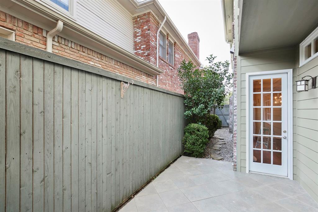 University Annex 2nd Inst - Residential Lease