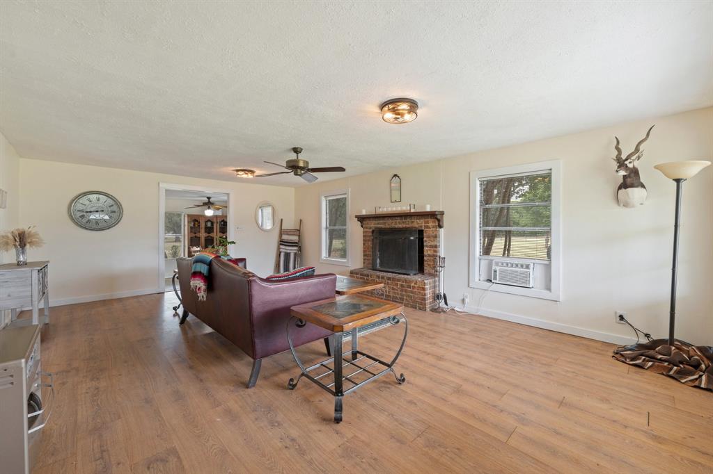 414 Private Road 988