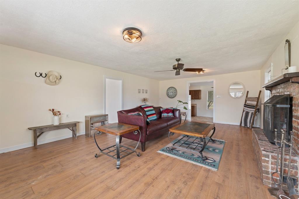 414 Private Road 988