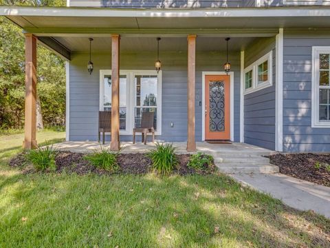 A home in Lake Kiowa