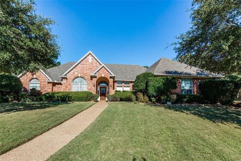 Photo of 700 Essex Court, Southlake, TX 76092 (MLS # 21166831)