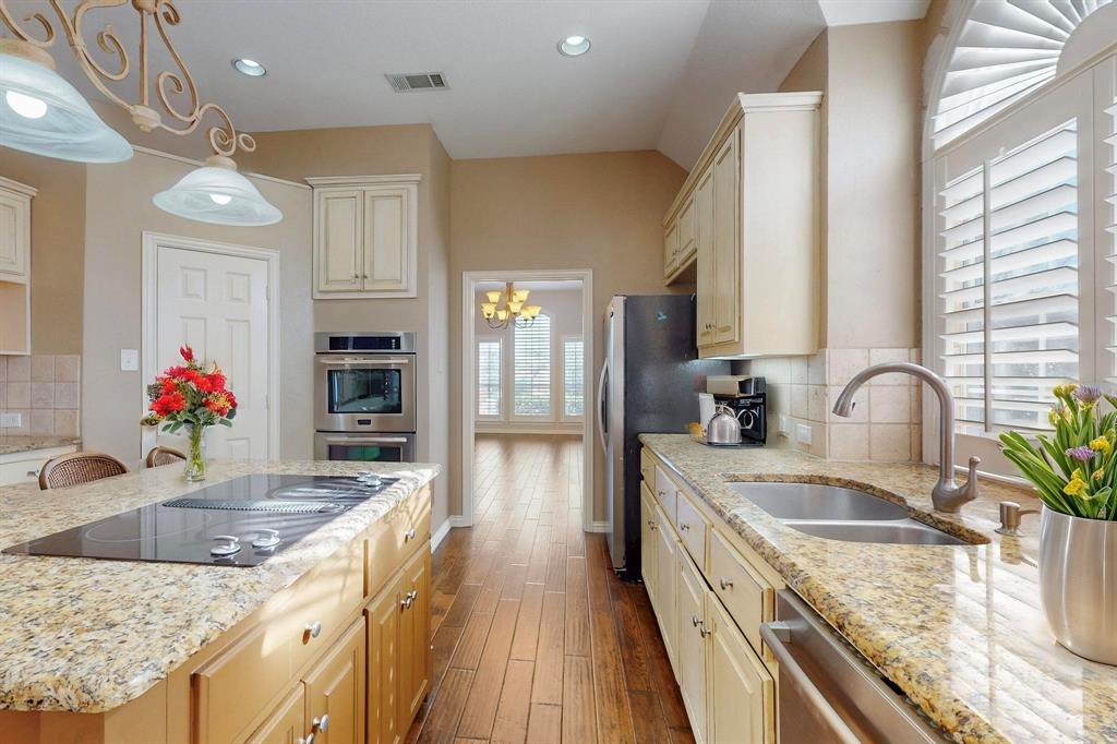 5206 Fairway Lakes Court