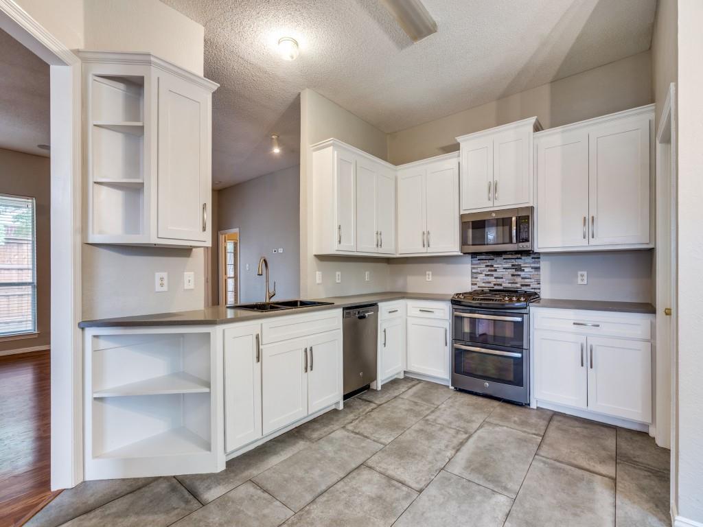 Highlands Pkwy - Residential