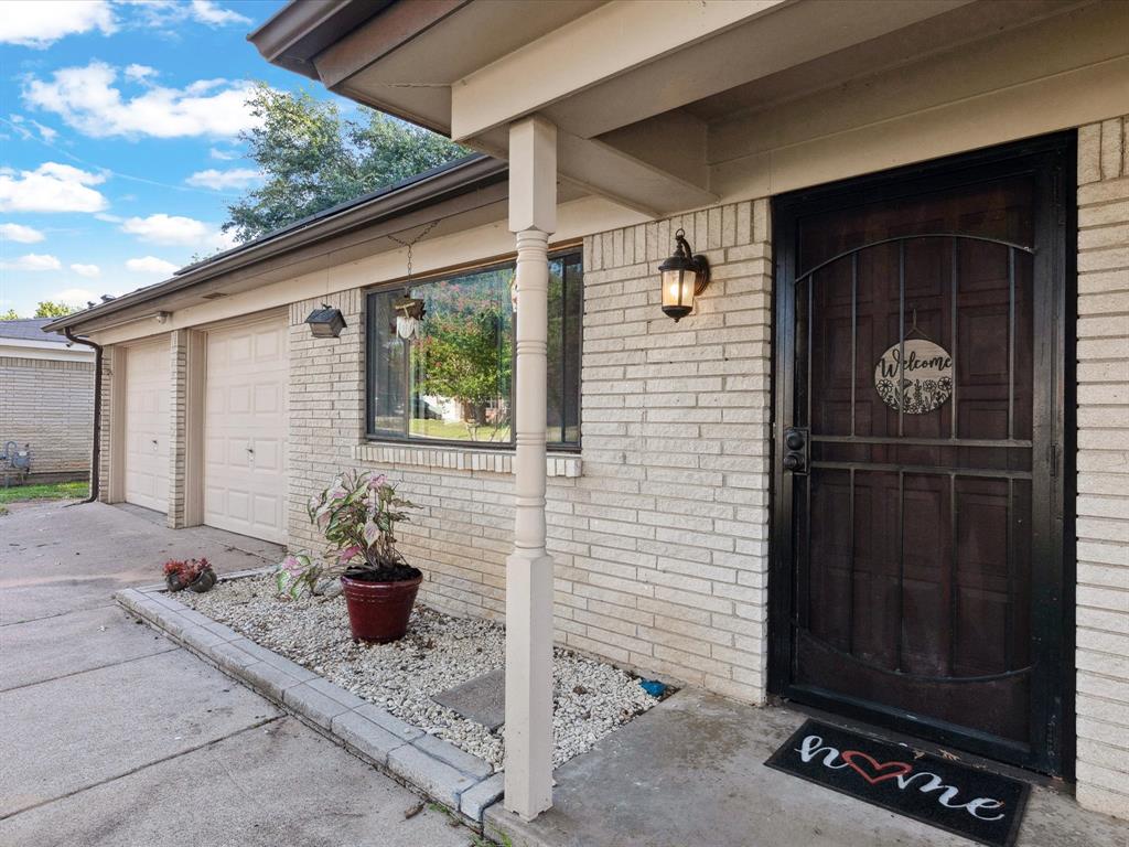 1228 Valentine Street