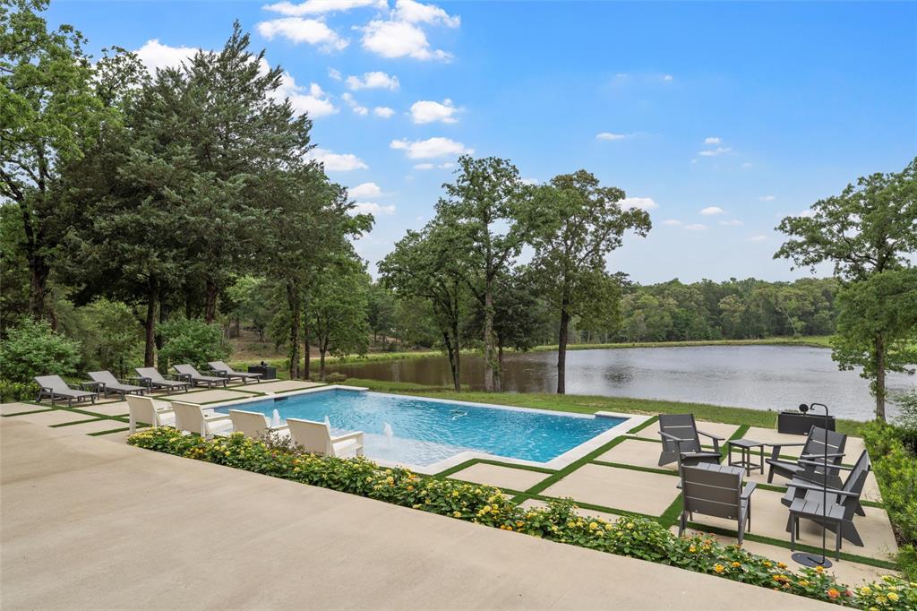 18404 County Road 264