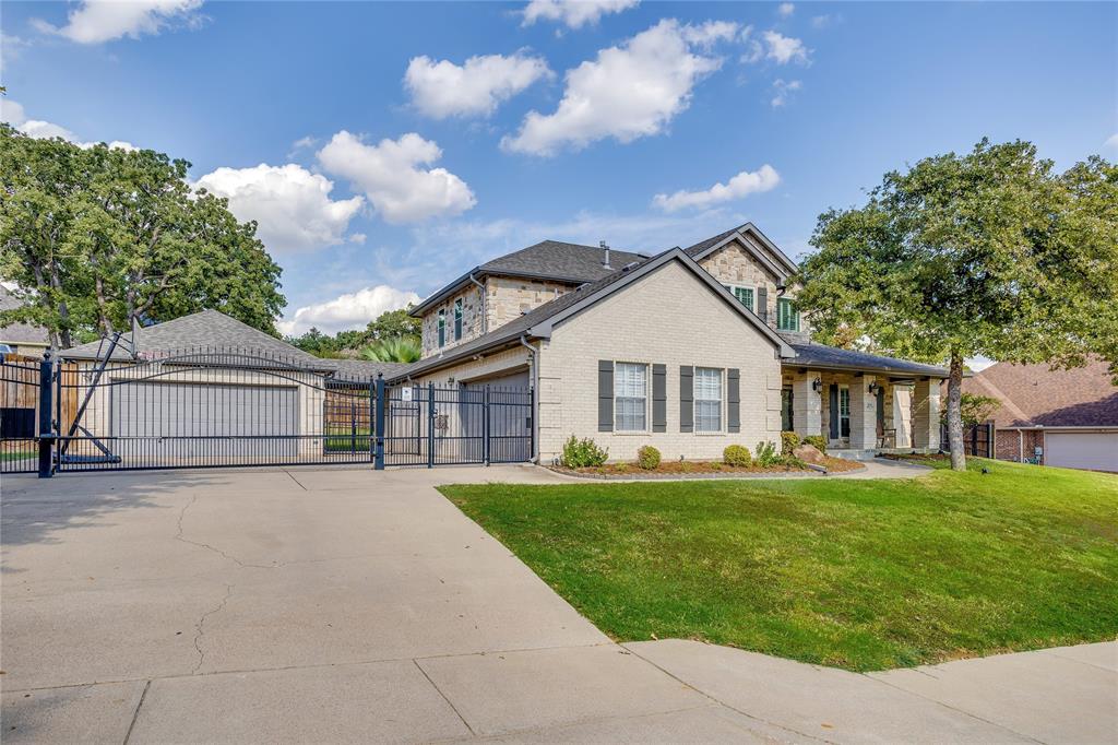 908 Bridle Path