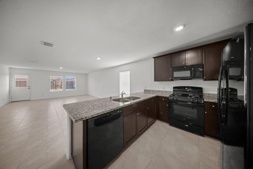 Bluebonnet Estates Ph 3 - Residential Lease