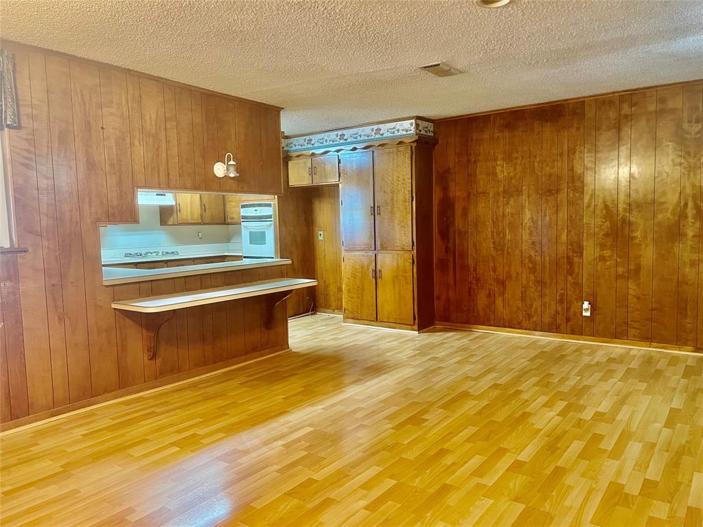 E Heisenhelter Surv Abs #557 - Residential