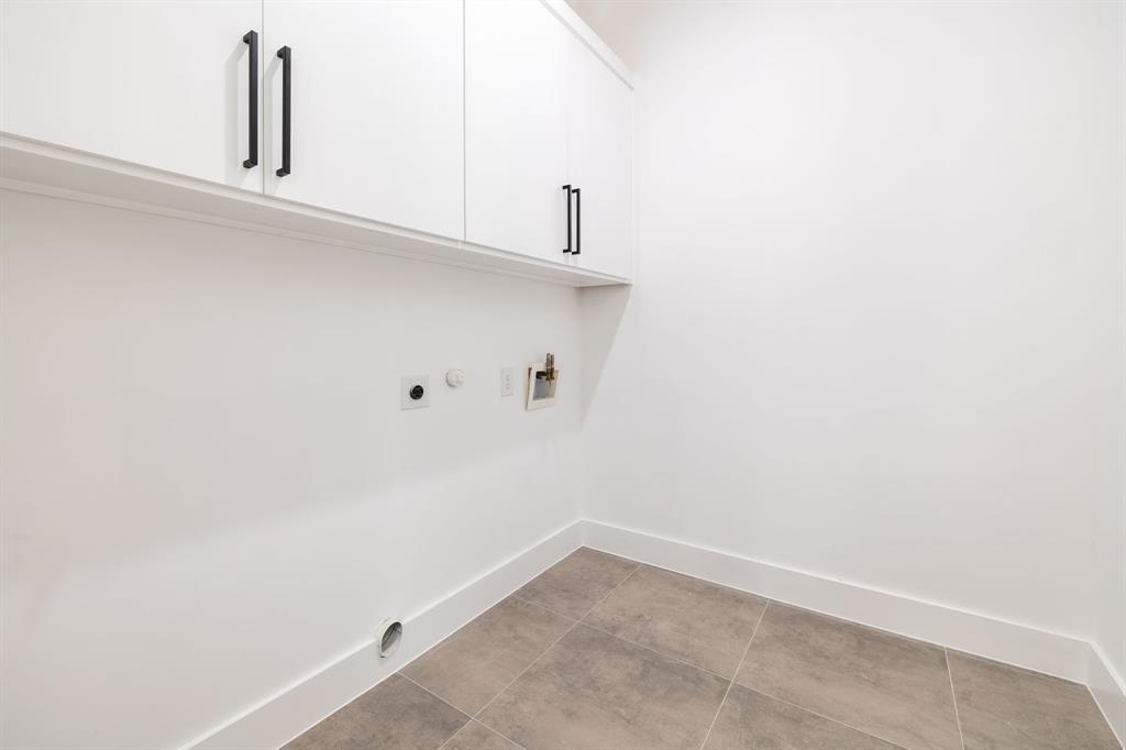 Joe A 02 Irvin - Residential