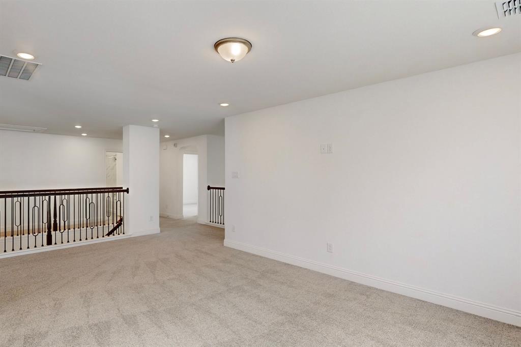 THE RETREAT AT STONEBRIAR - Residential