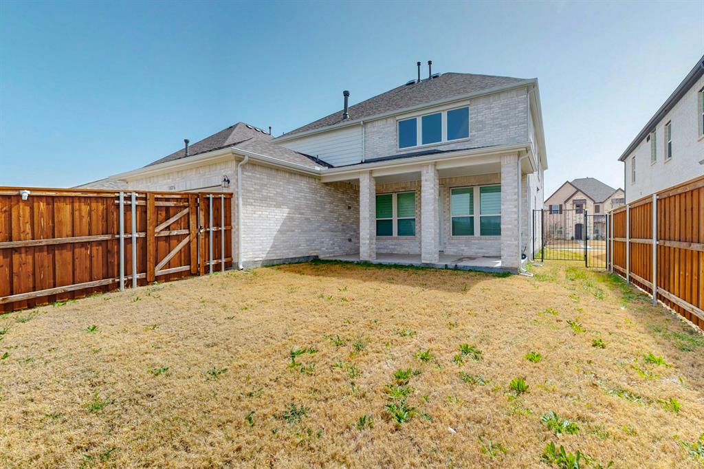 THE RETREAT AT STONEBRIAR - Residential