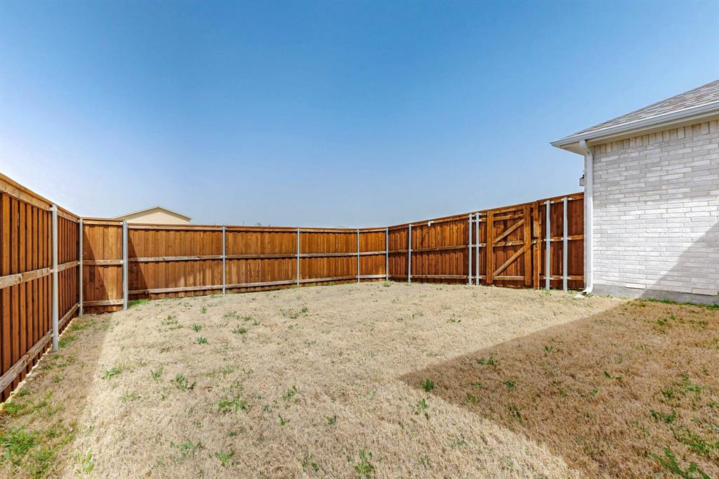 THE RETREAT AT STONEBRIAR - Residential