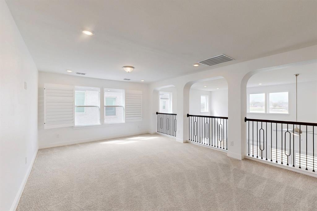 THE RETREAT AT STONEBRIAR - Residential