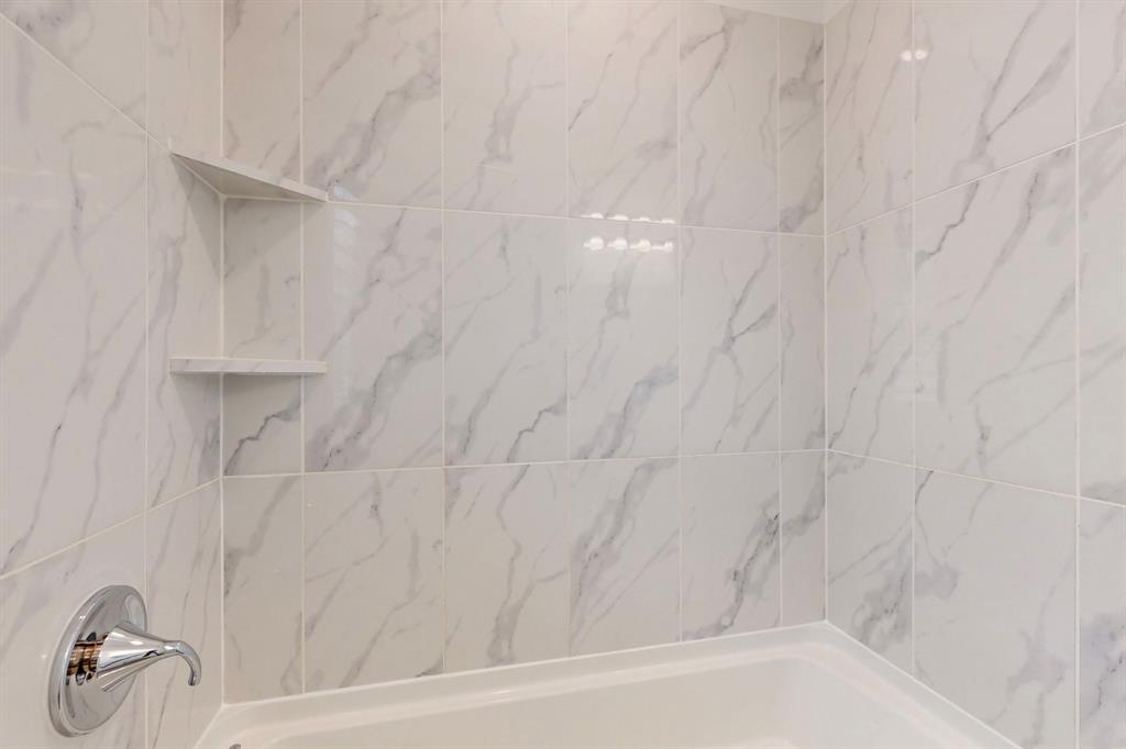 THE RETREAT AT STONEBRIAR - Residential