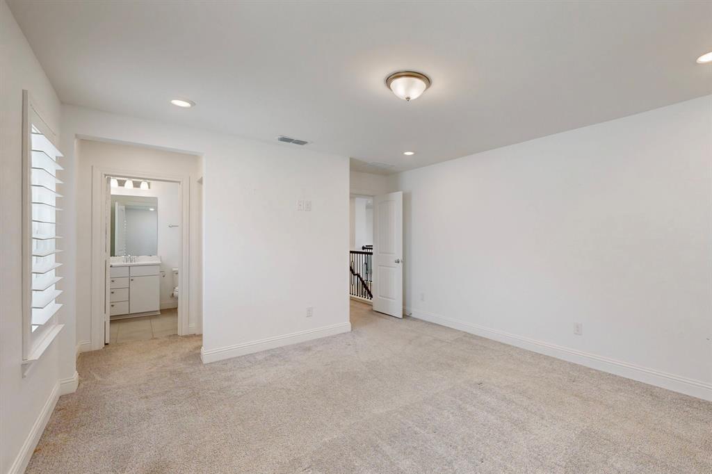 THE RETREAT AT STONEBRIAR - Residential