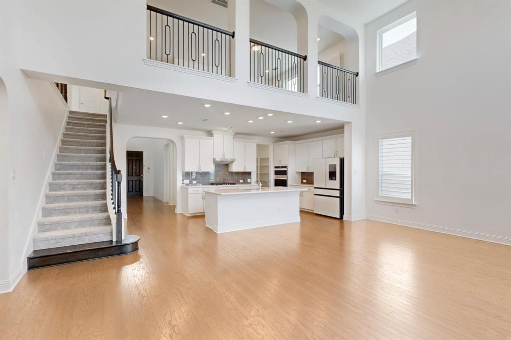 THE RETREAT AT STONEBRIAR - Residential