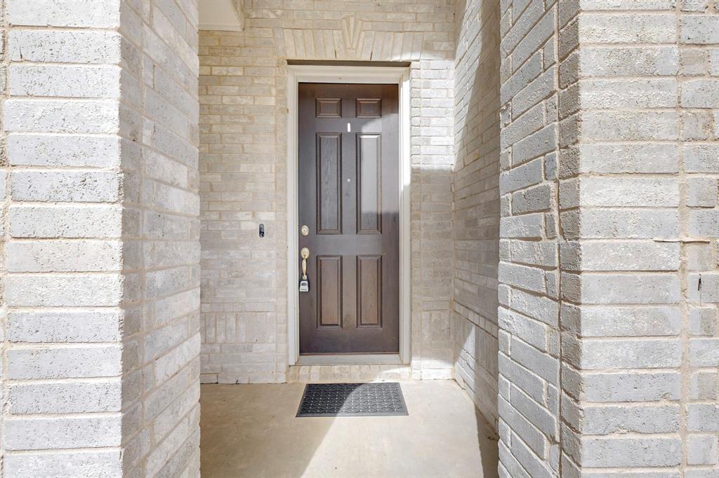 THE RETREAT AT STONEBRIAR - Residential