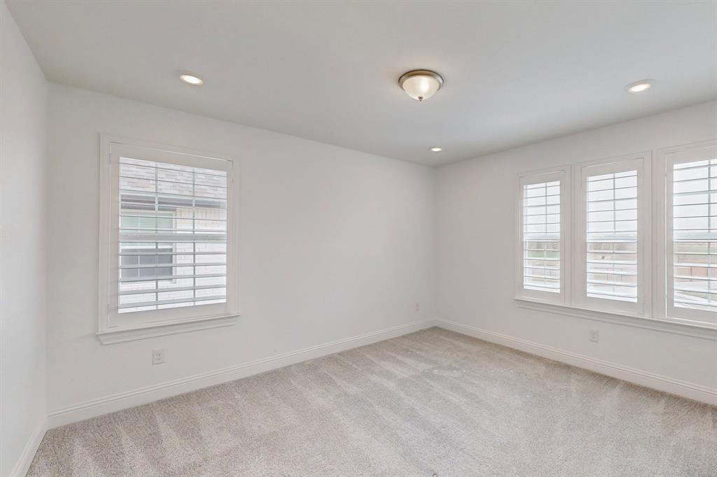 THE RETREAT AT STONEBRIAR - Residential