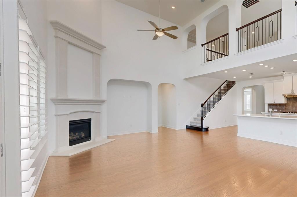 THE RETREAT AT STONEBRIAR - Residential