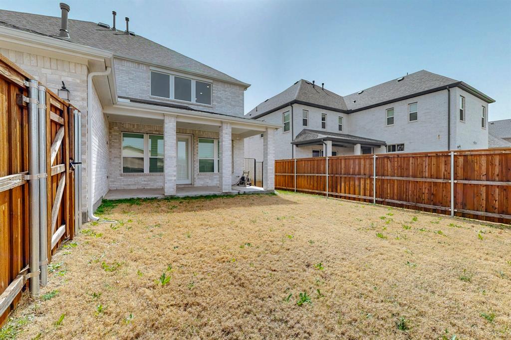 THE RETREAT AT STONEBRIAR - Residential