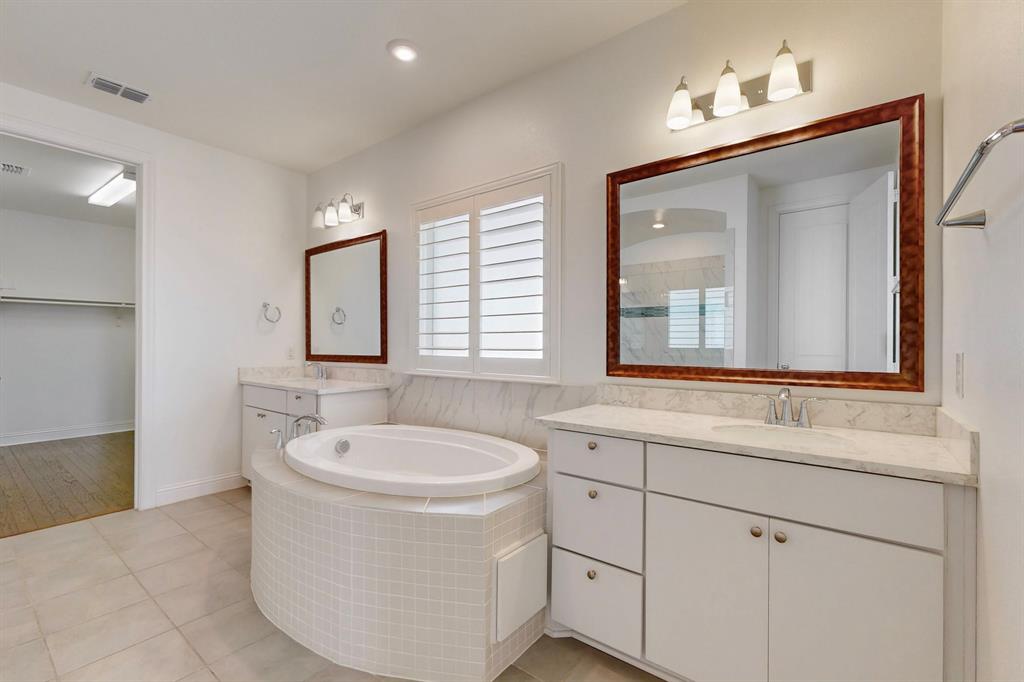 THE RETREAT AT STONEBRIAR - Residential