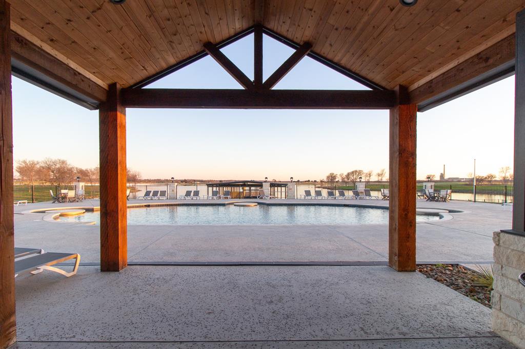 Waterfront Club - Land