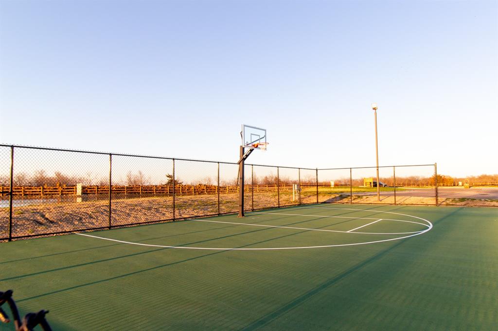 Waterfront Club - Land