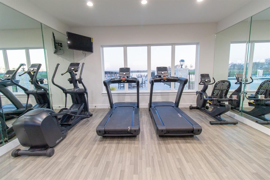 Waterfront Club - Land