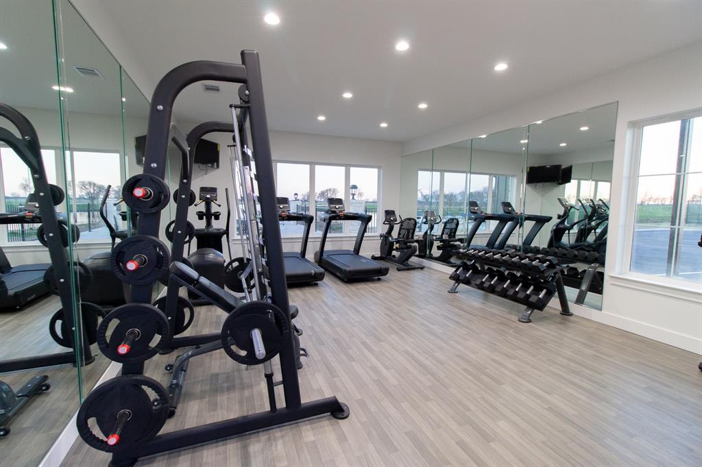 Waterfront Club - Land