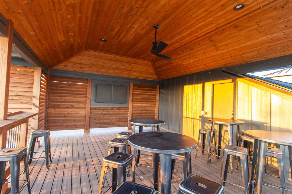 Waterfront Club - Land