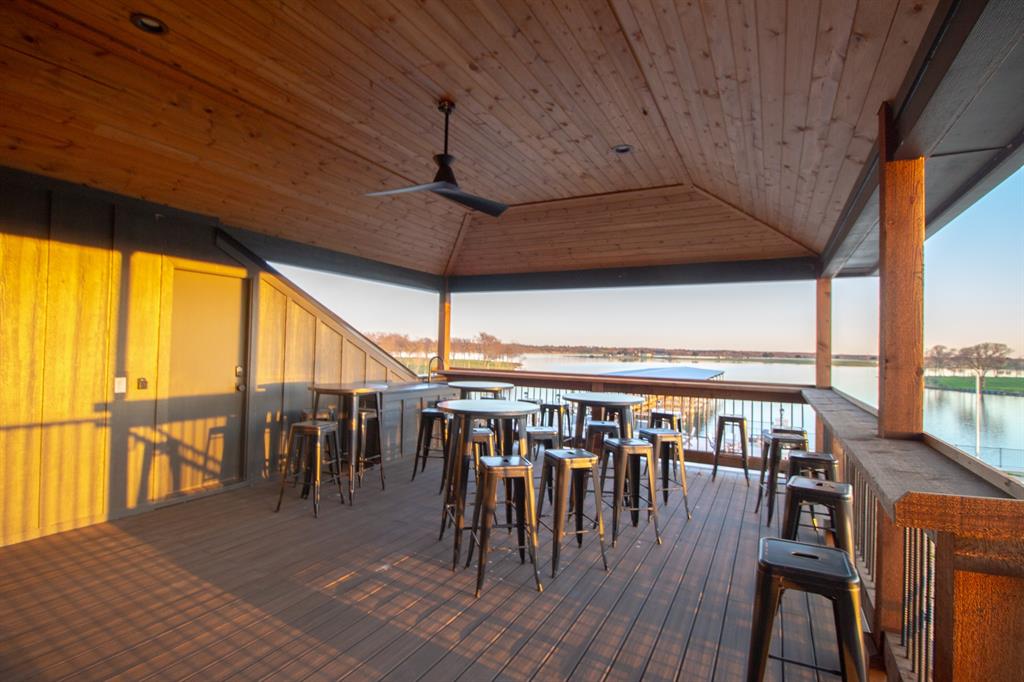 Waterfront Club - Land