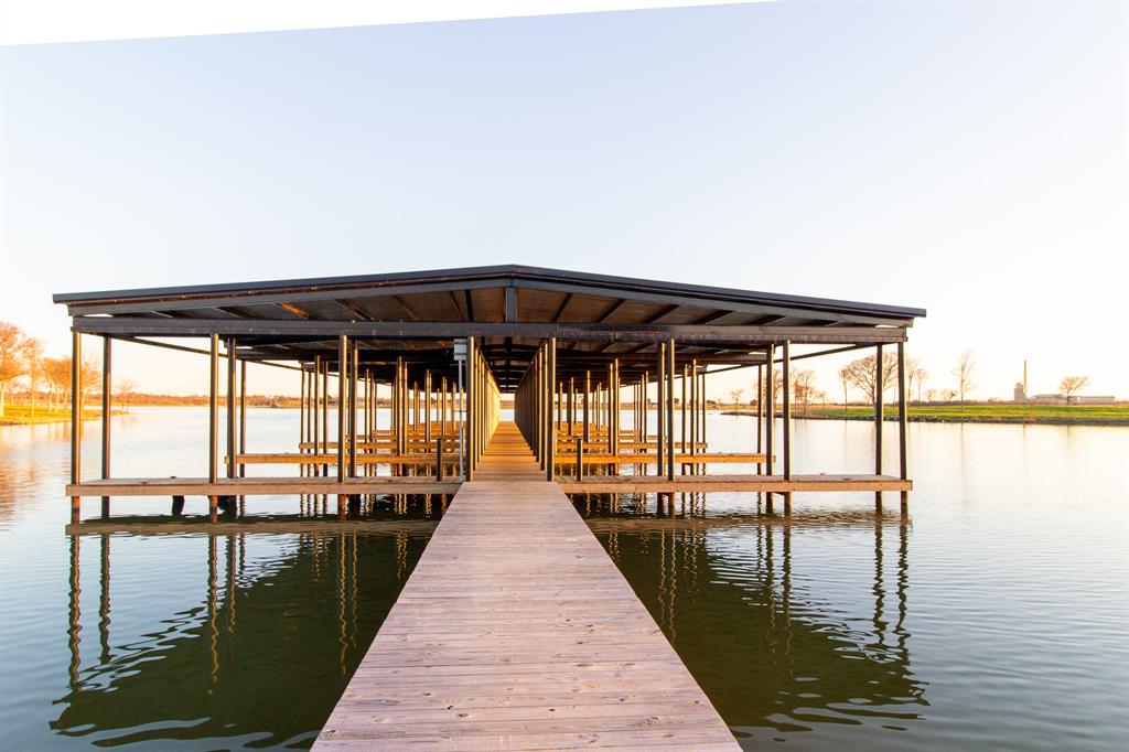 Waterfront Club - Land