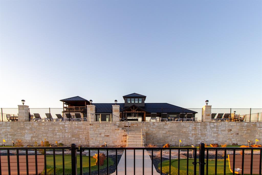 Waterfront Club - Land