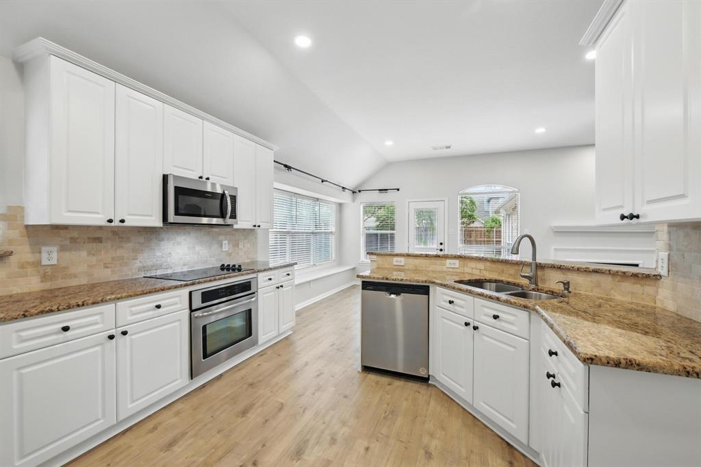 Flower Mound, Texas 75022, United States, 3 Bedrooms Bedrooms, ,2 BathroomsBathrooms,Residential,Pending,121546