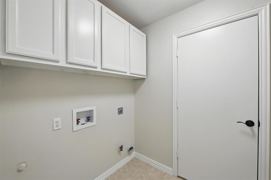 Flower Mound, Texas 75022, United States, 3 Bedrooms Bedrooms, ,2 BathroomsBathrooms,Residential,Pending,121546