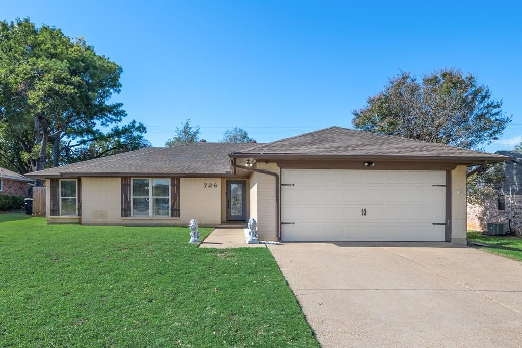 Photo of 726 Danvers Lane, Mansfield, TX 76063 (MLS # 21420921)