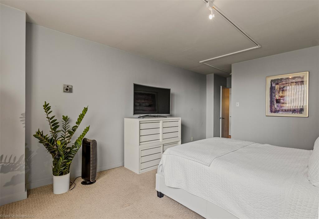 Twenty- One Turtle Creek - Residential