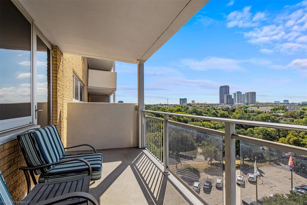 Twenty- One Turtle Creek - Residential