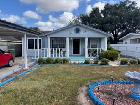 Photo of 570 W Riggs Avenue, Raymondville, TX 78580 (MLS # 21372730)
