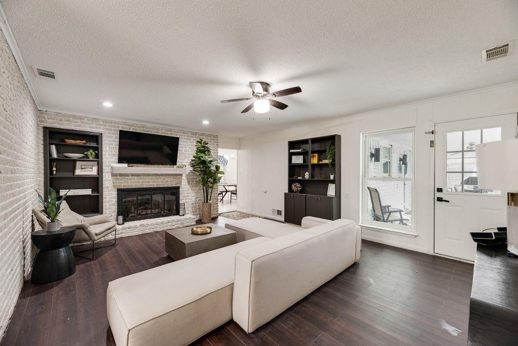 1906 Surrey Circle